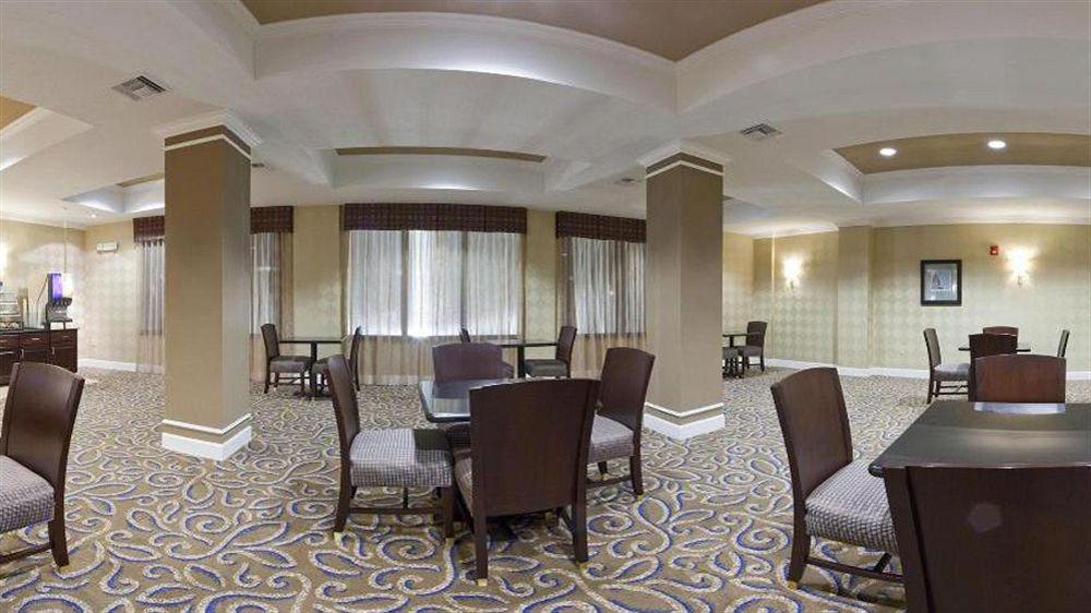 Holiday Inn Express - Andalusia By Ihg Eksteriør billede