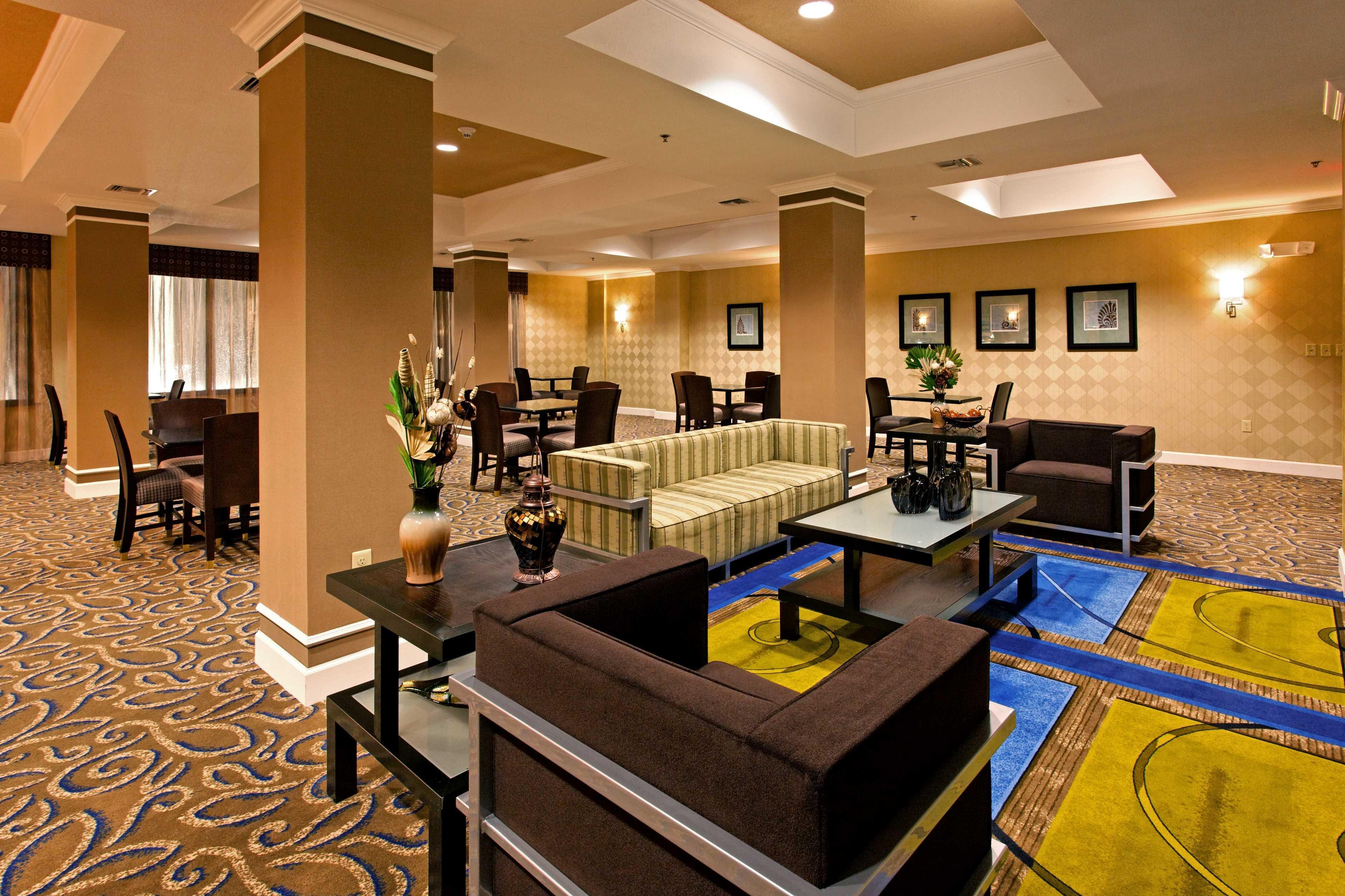 Holiday Inn Express - Andalusia By Ihg Eksteriør billede